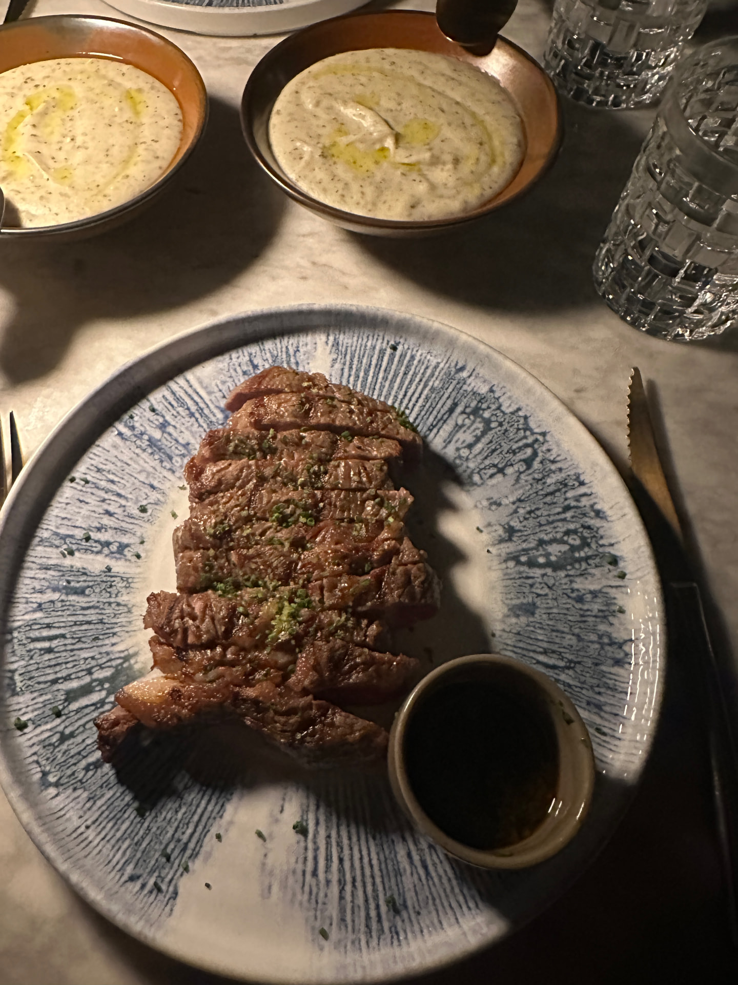 O bife que devorámos, baleias felizes 🐳